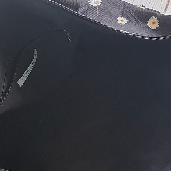 Alice + Olivia Daisy Print Overnighter Duffle Bag - Picture 11 of 12